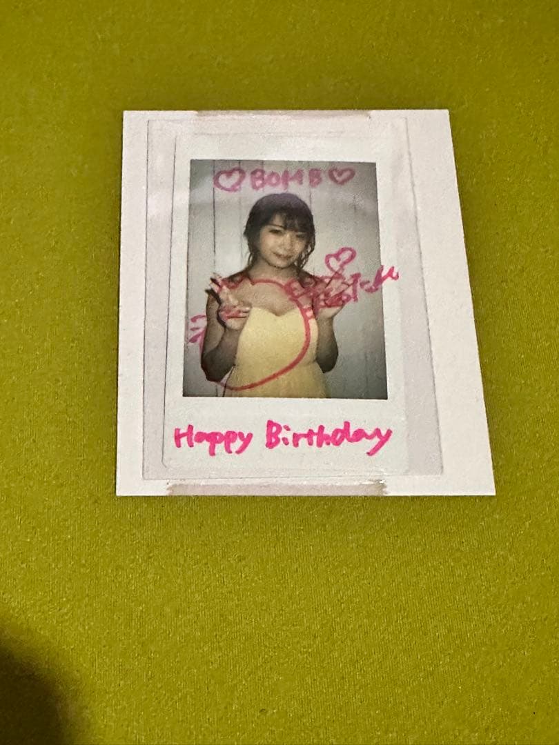 秋元真夏　サイン入りチェキ