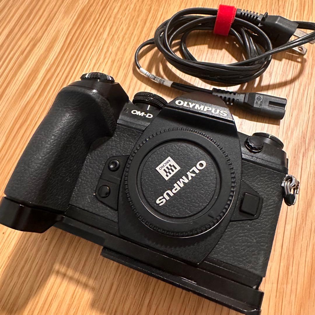 Olympus OM-D E-M1 Mark II カメラ 一眼レフ 訳あり