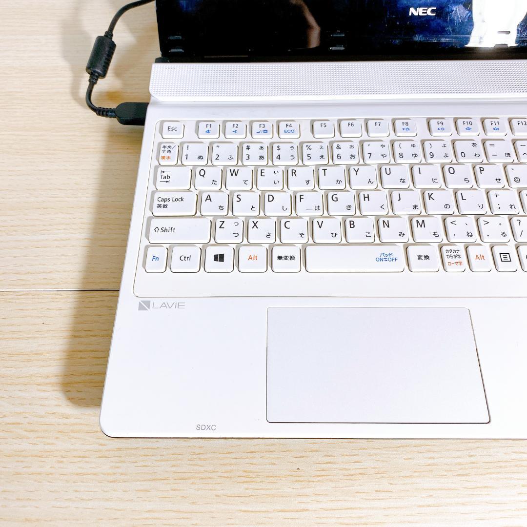 オフィス付/SSD256GB/メモリ8GB/Corei3搭載快適ノートパソコン