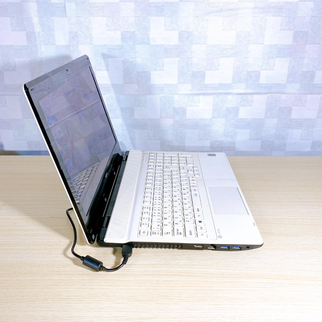 オフィス付/SSD256GB/メモリ8GB/Corei3搭載快適ノートパソコン