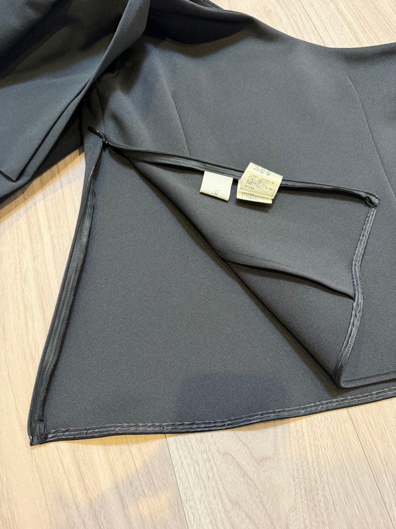 akiki アキキ ribbon one shoulder top