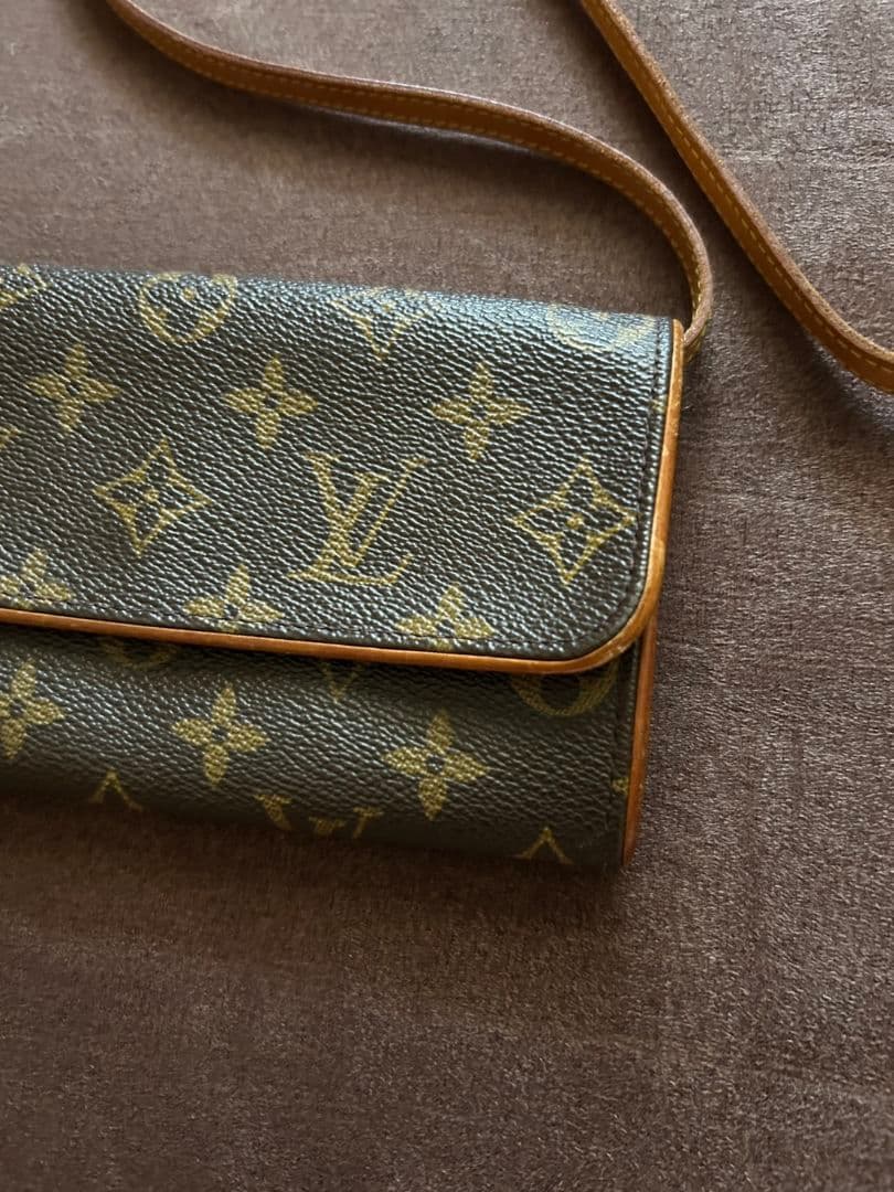 Louis Vuitton モノグラム　ポシェットツイン