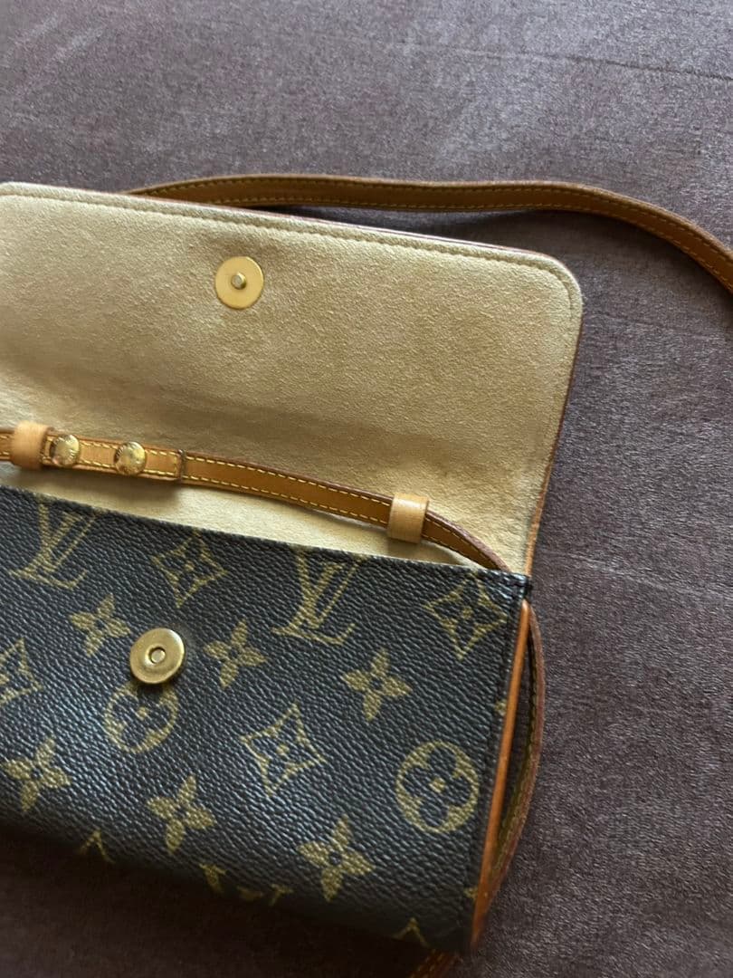 Louis Vuitton モノグラム　ポシェットツイン