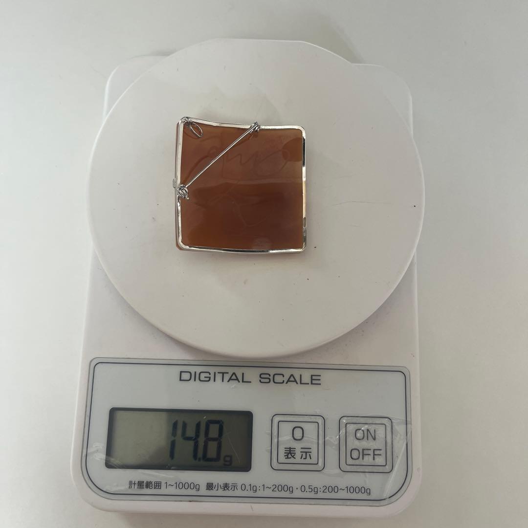 カメオ　ブローチ　サイン