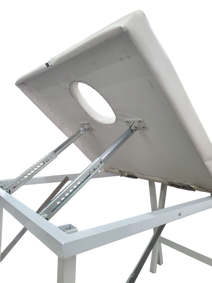 折りたたみ施術ベッド　ホワイト　整骨院整体　エステ　マッサージ　施術台