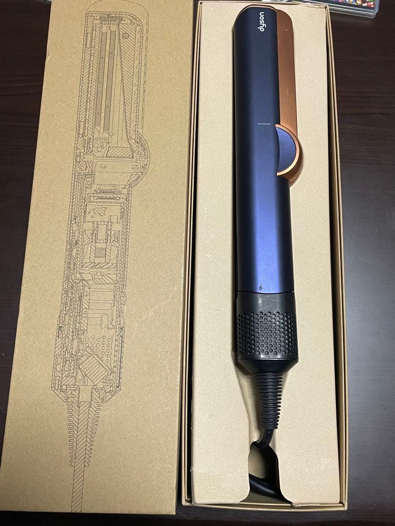 Dyson Airstrait ストレイトナー HT01 ドライヤー　アイロン