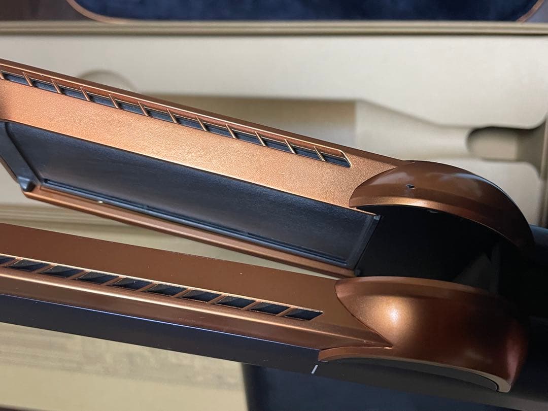 Dyson Airstrait ストレイトナー HT01 ドライヤー　アイロン