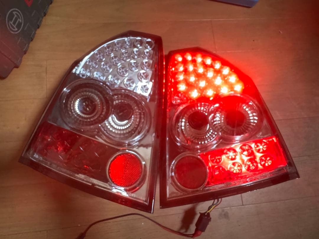 2005-2007y クライスラー 300C LEDテールライト