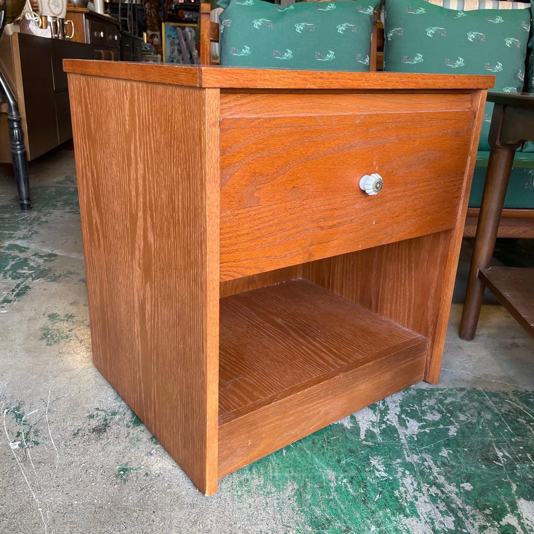 お値下げ‼︎ アメリカ軍放出品シンプルナイトテーブル