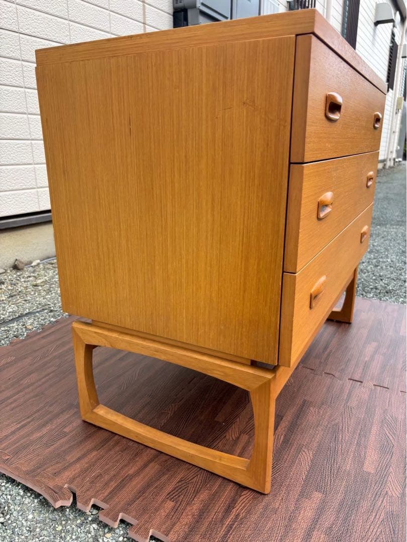 ヨーロッパで人気！G-Pranミッドセンチュリー 3段チェスト