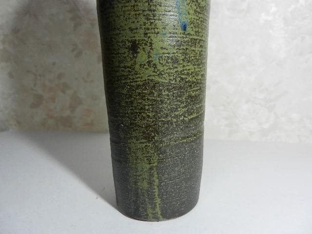 黒田光楽窯　「黒田光楽（耕三朗）」作　萬古焼花入（約高２６㌢、口４㌢、胴７㌢）