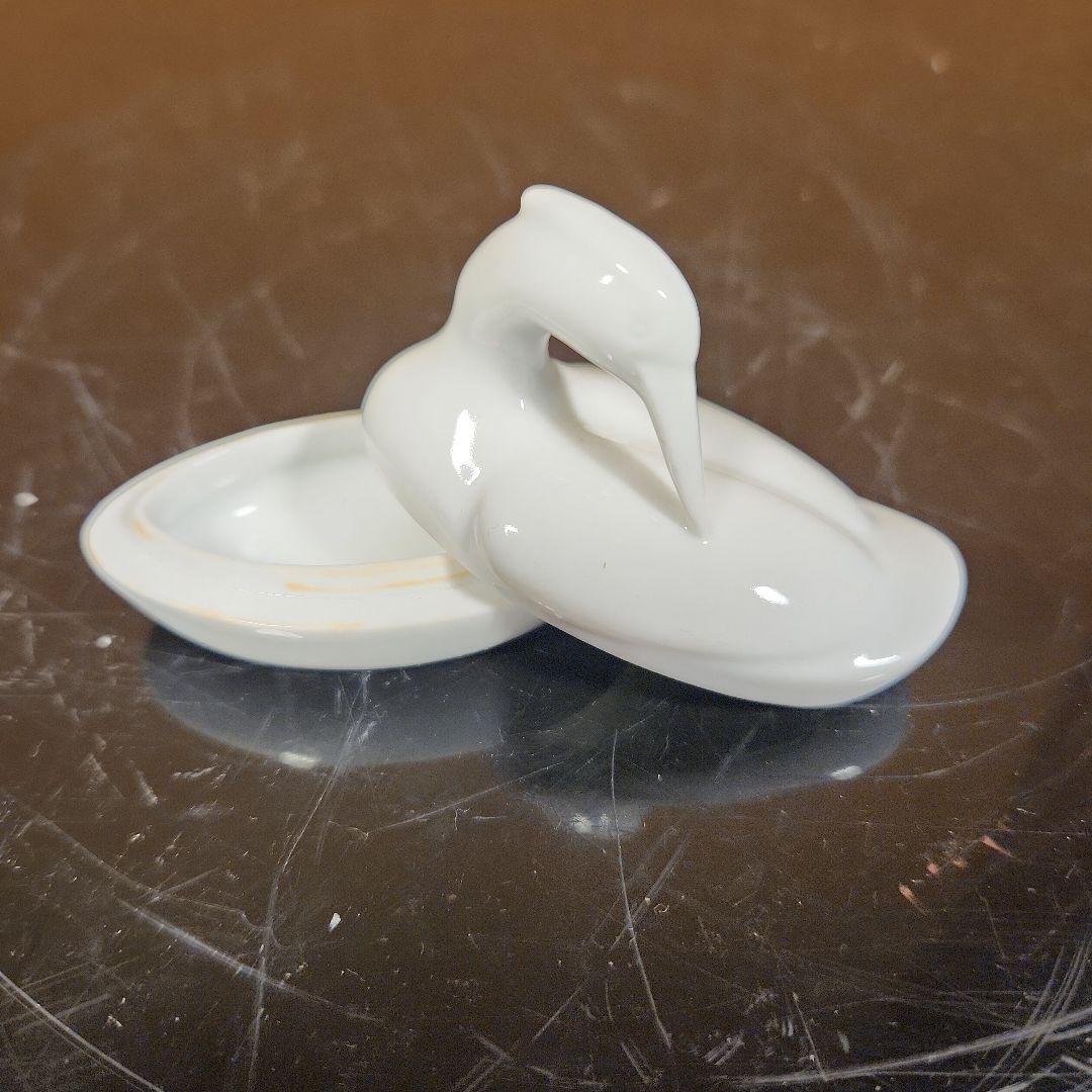 12代柿右衛門　太白鷺形彫香合　共箱