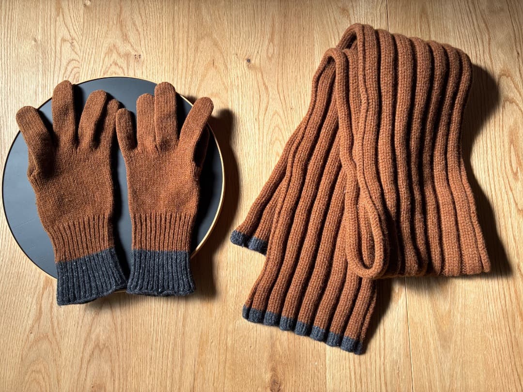 MARGARET HOWELL【スコットランド製】手袋➕マフラーセット　MHL