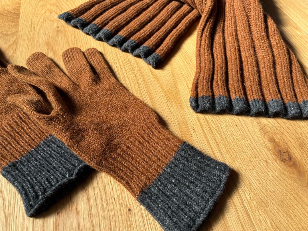 MARGARET HOWELL【スコットランド製】手袋➕マフラーセット　MHL