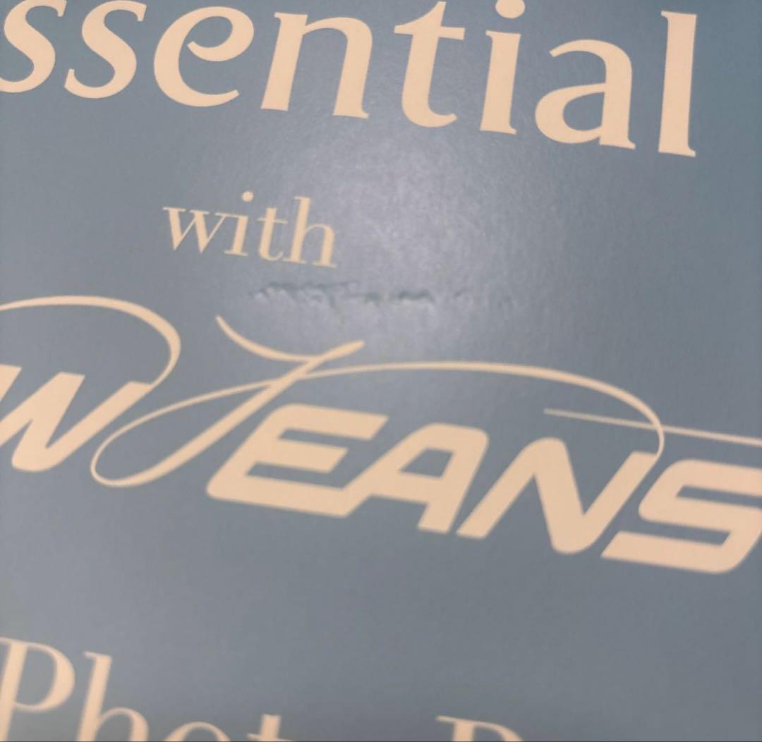 【希少当選品】Essential new jeans ビジュアルフォトブック