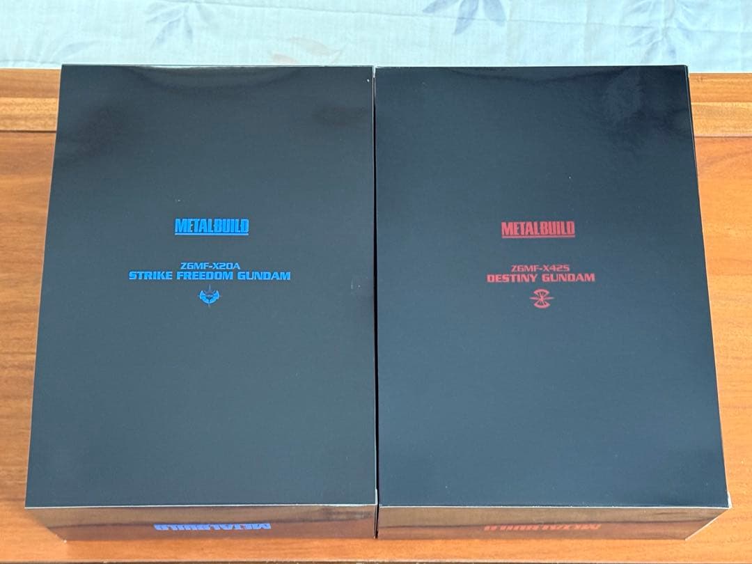 メタルビルド　ストライクフリーダム初版　デスティニーフルパッケージ　光の翼セット