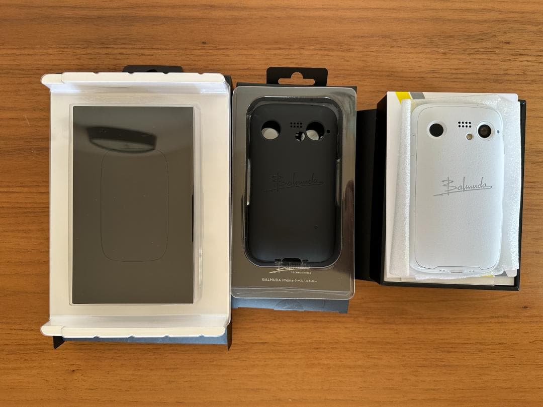 【あんだんご】バルミューダフォン（本体＋純正ケース＋純正ワイヤレス充電器）