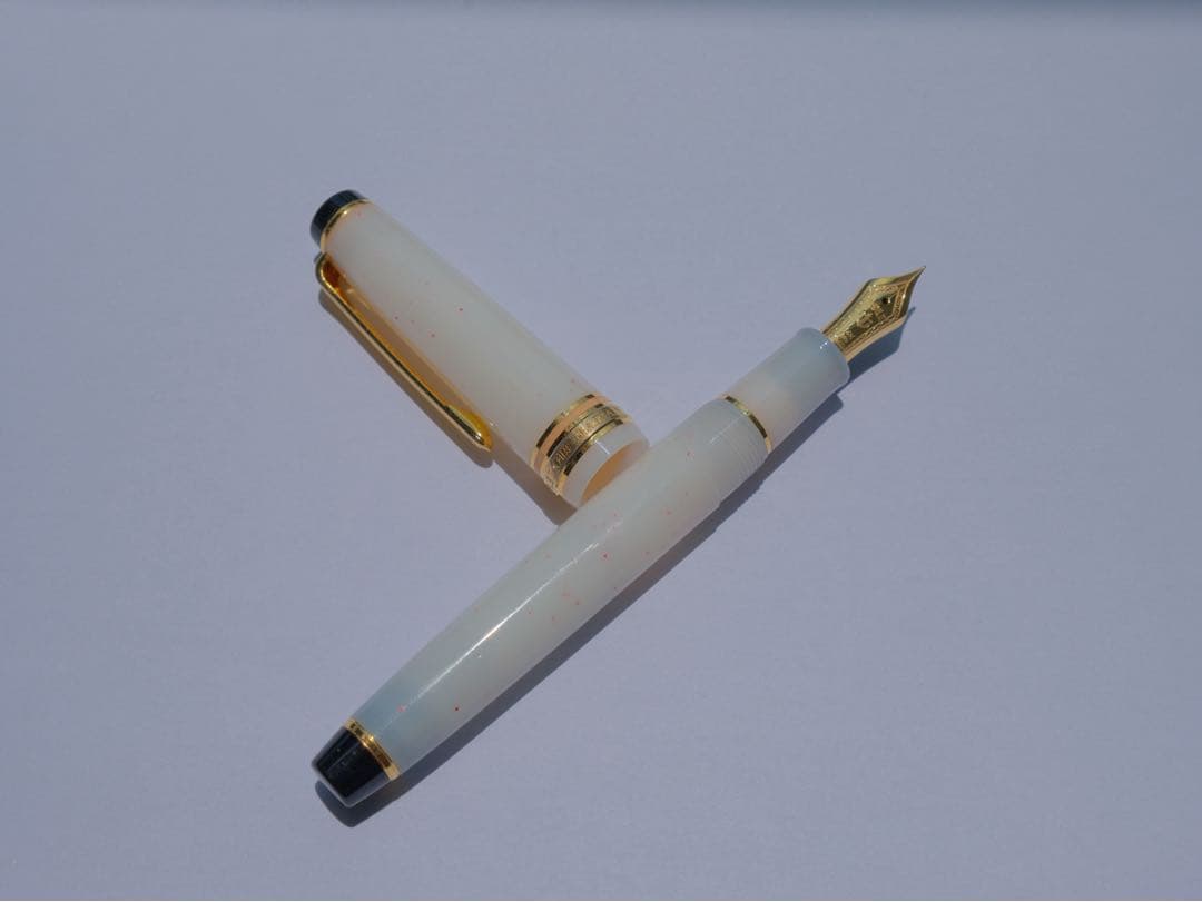 セーラー　四季織　雪椿　万年筆　EF