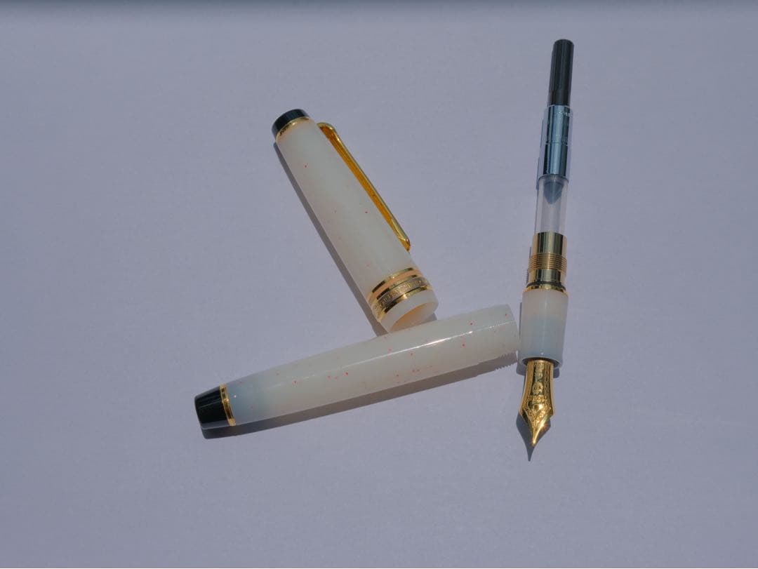 セーラー　四季織　雪椿　万年筆　EF