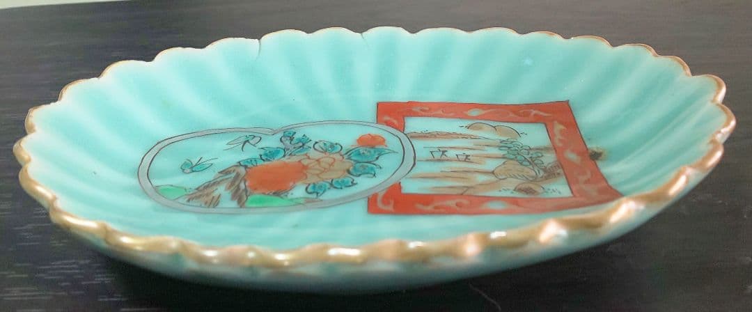 古伊万里 青磁 手書色絵染付 牡丹蝶文 菊花長皿 木箱入