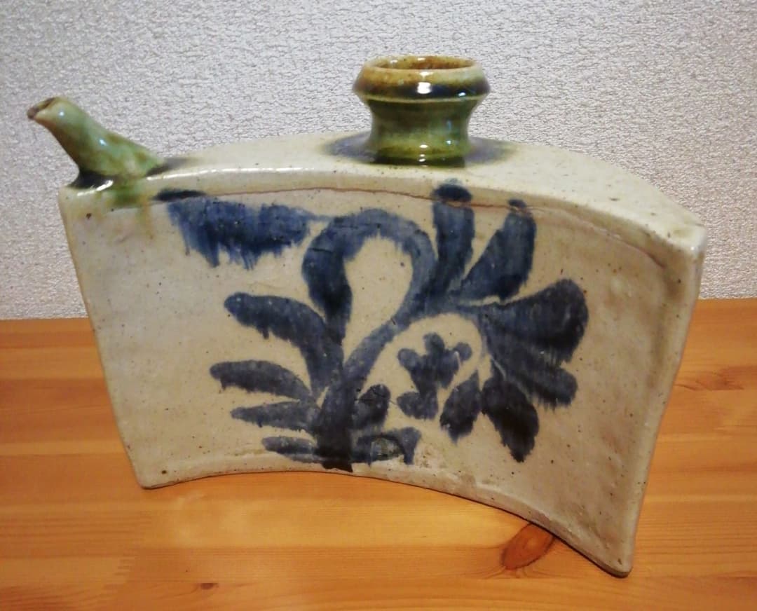 人間国宝　金城次郎作　壺屋焼　草花文　抱瓶　酒器