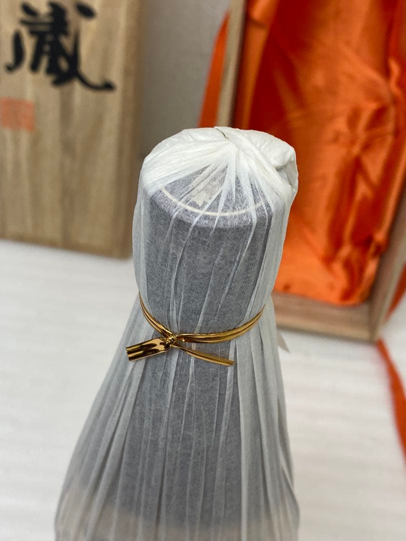 【ヒメハル 】3-2413 かめ壺焼酎　森伊蔵　1,800ml 共箱付き