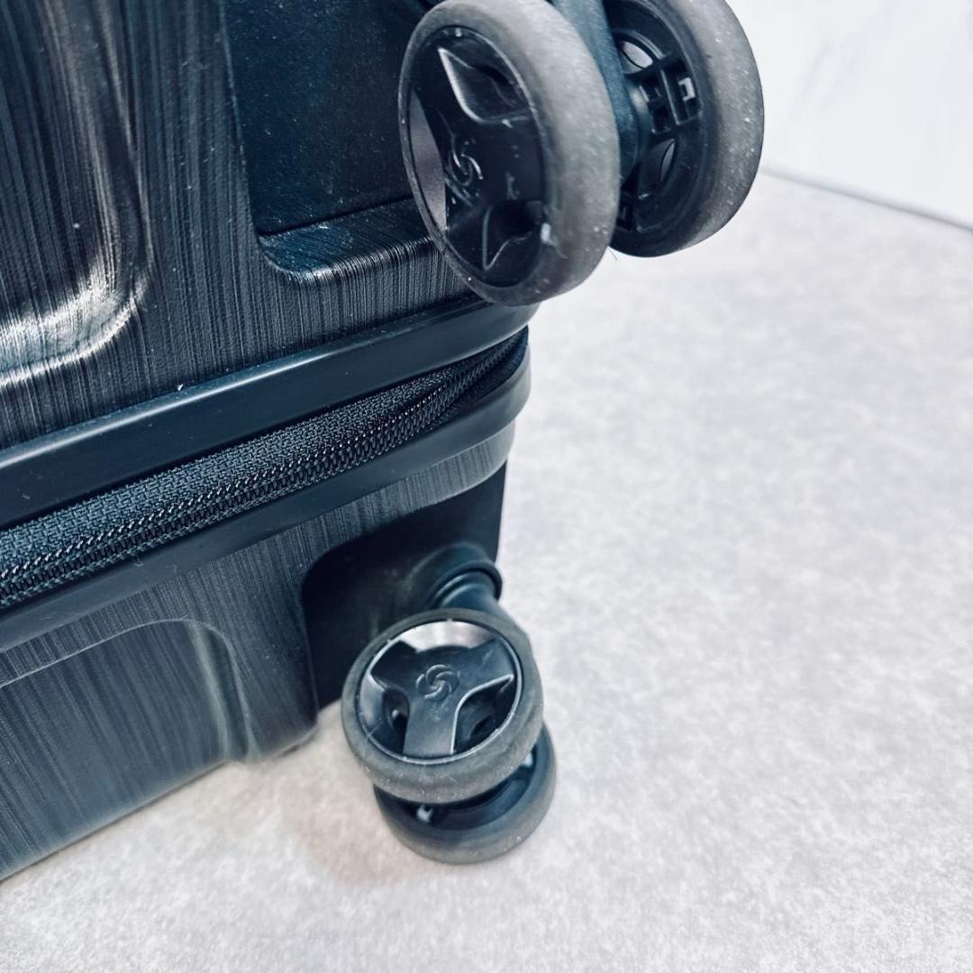 サムソナイト EVOA スピナー55 キャリーケース 35L 4輪 ブラック