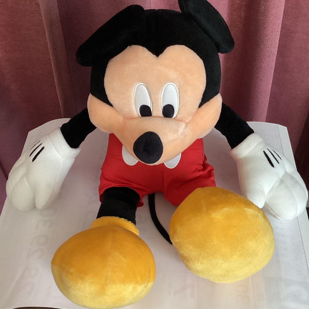 美品です。肌触り良い　大きい高さ６０㎝以上あるミッキーマウスのぬいぐるみ