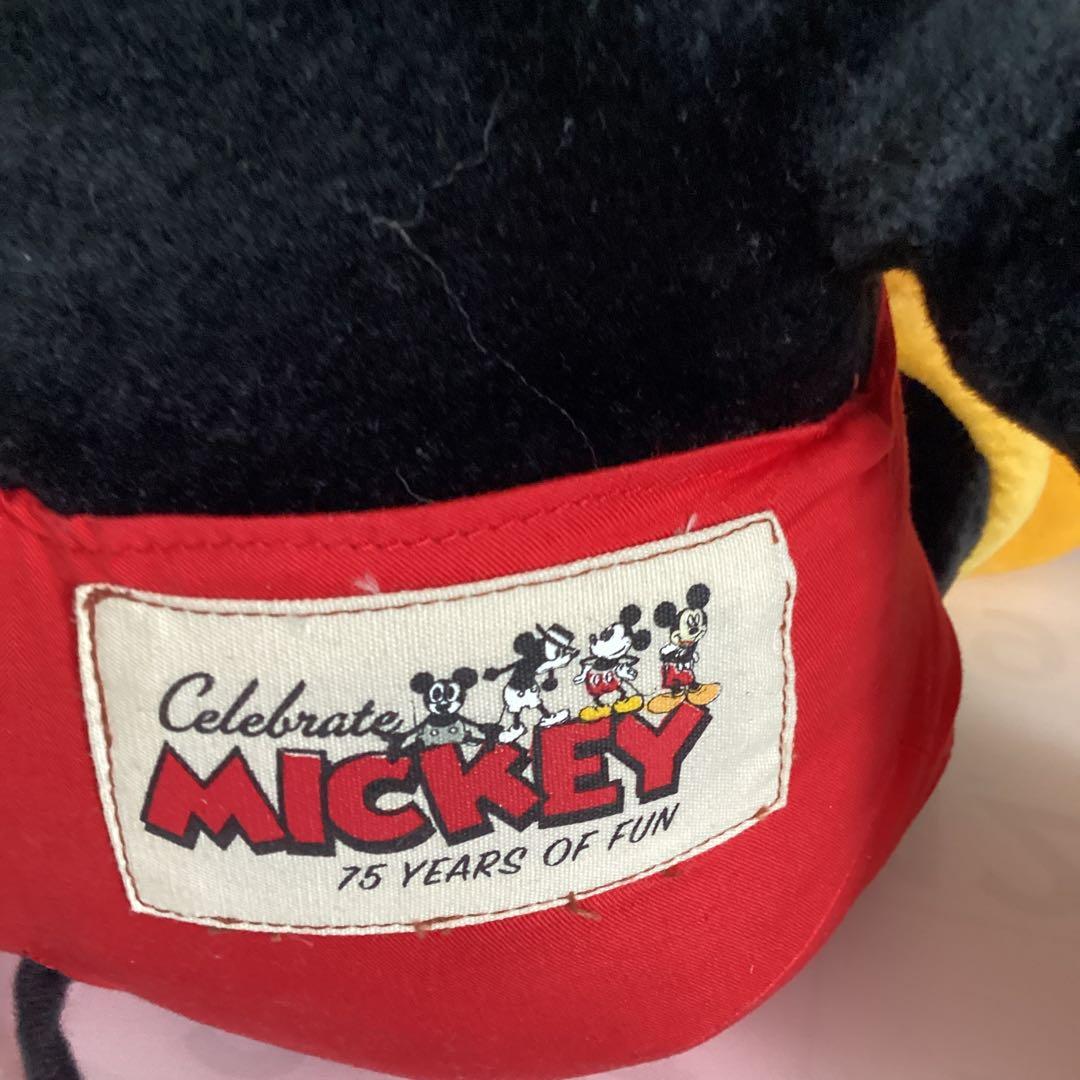 美品です。肌触り良い　大きい高さ６０㎝以上あるミッキーマウスのぬいぐるみ