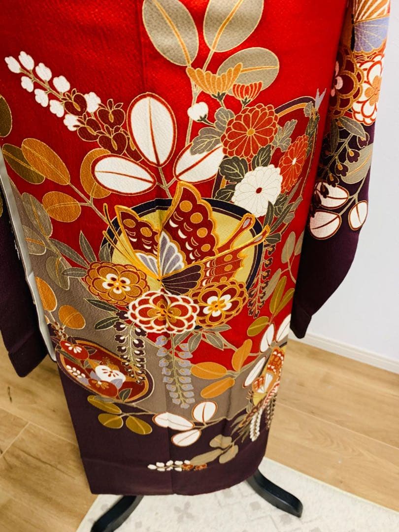 振袖フルセット豪華振袖　駒刺繍　舞蝶花丸文　金彩　正絹