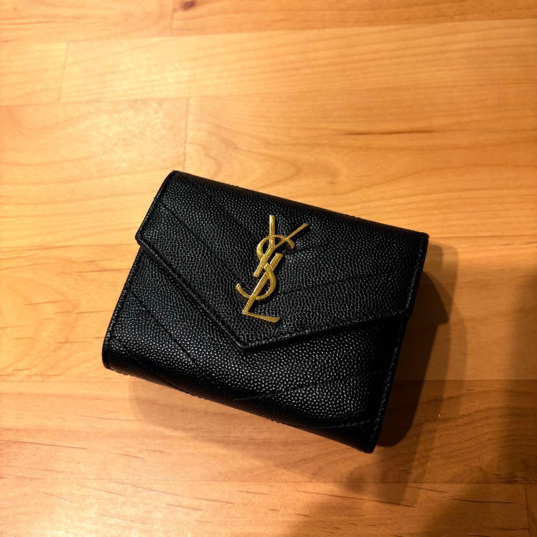 イヴサンローラン 三つ折り財布 YSL カサンドラ キャビアスキン