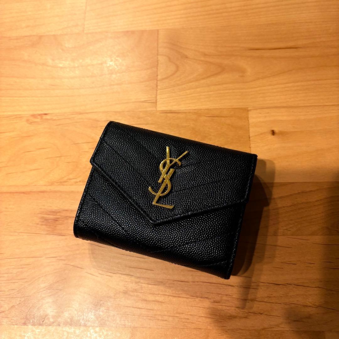 イヴサンローラン 三つ折り財布 YSL カサンドラ キャビアスキン