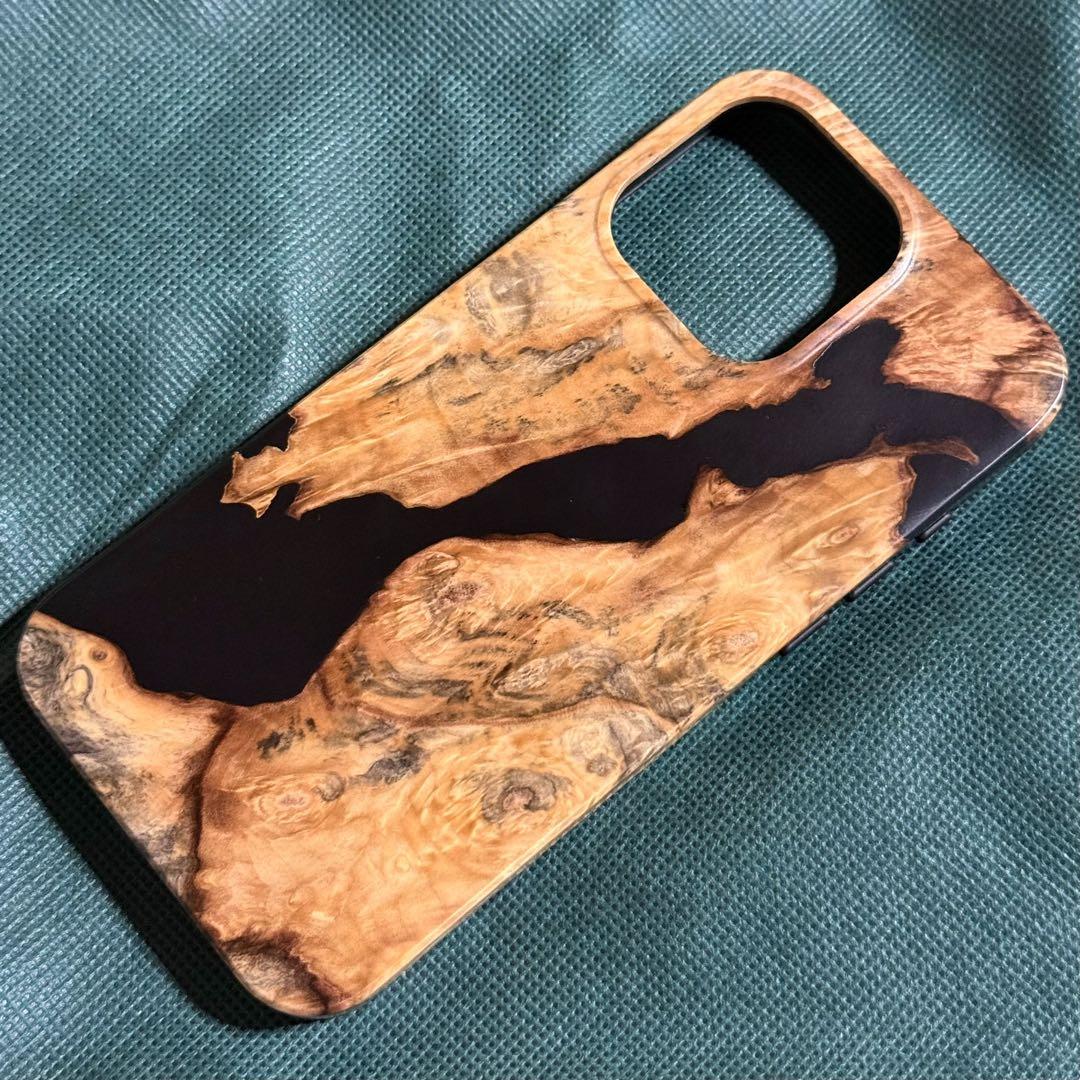 Carved iPhone 16 Pro Max スタビライズドウッド ケース