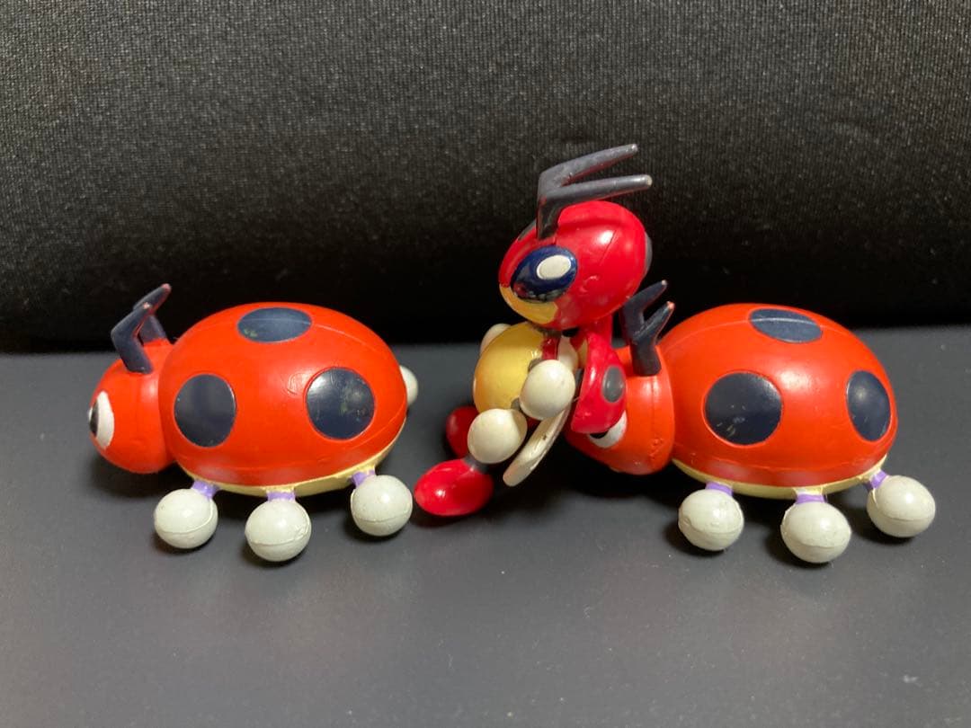 ポケモン　モンコレ　レディバ×２　レディアン