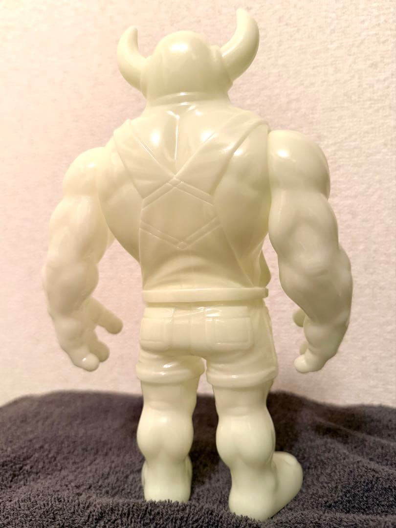 ONZI ニール 蓄光成型 ソフビ インディーズ