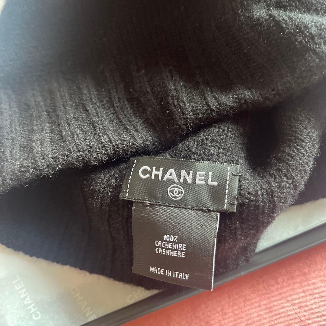 CHANEL ブラック ニット帽 ロゴ刺繍