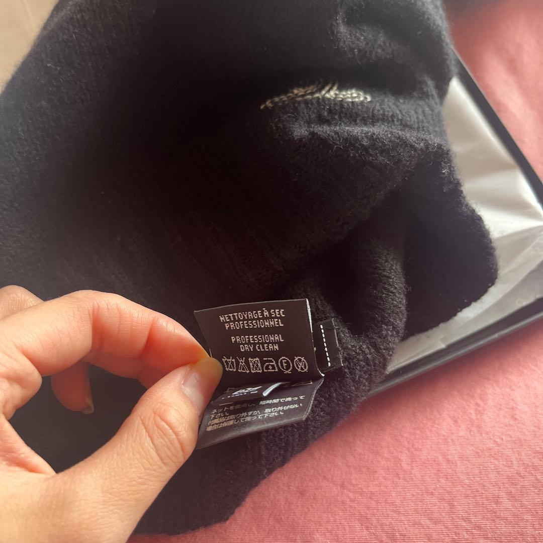 CHANEL ブラック ニット帽 ロゴ刺繍