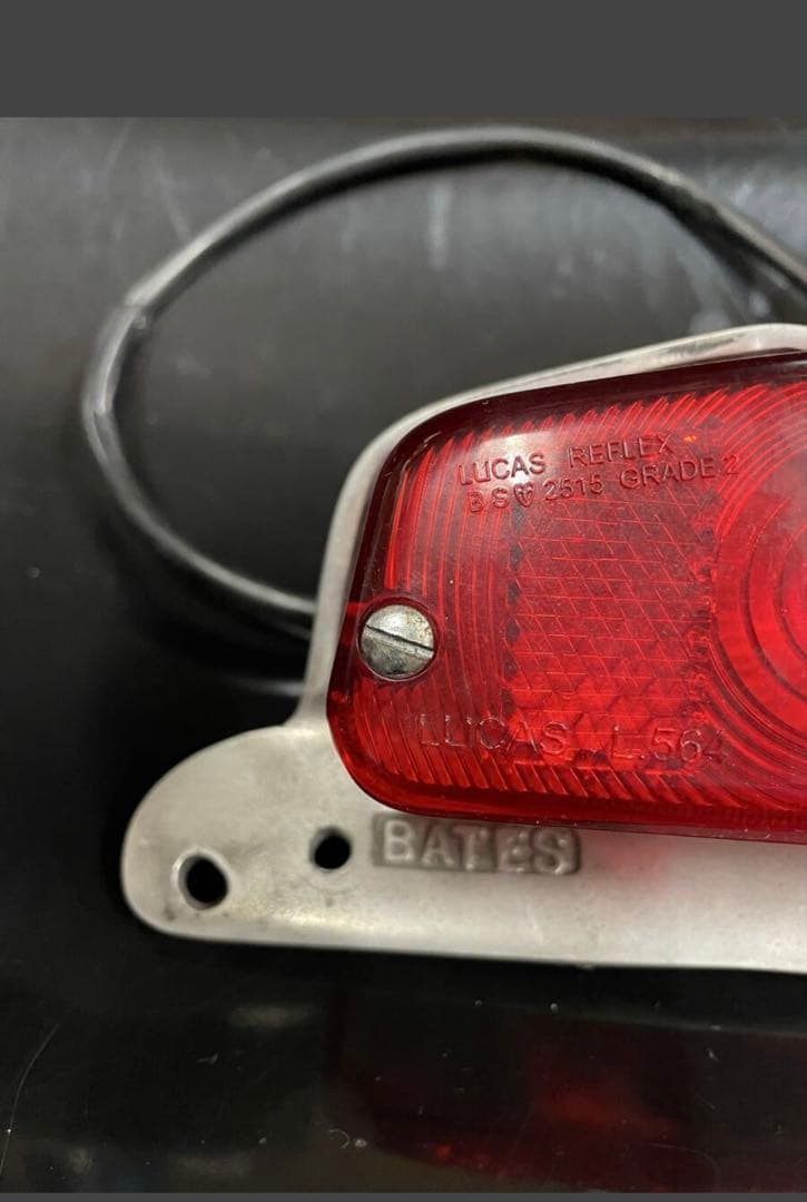 期間限定値下げ　Bates ハーレー　ベイツ トライアンフ　テールランプ