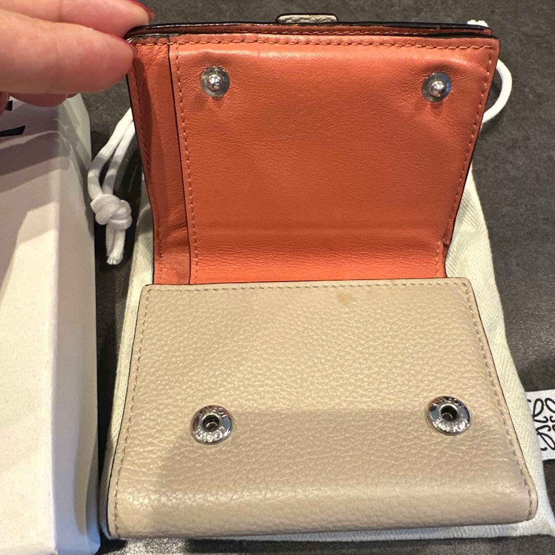 LOEWE ベージュ 三つ折り財布 保存袋付き
