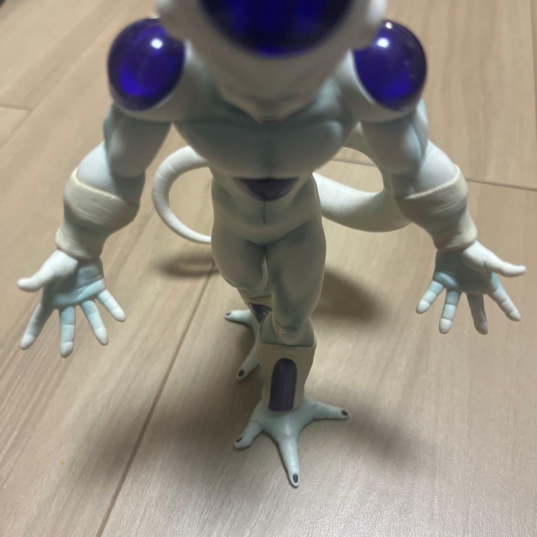 ドラゴンボール　フリーザフィギュア