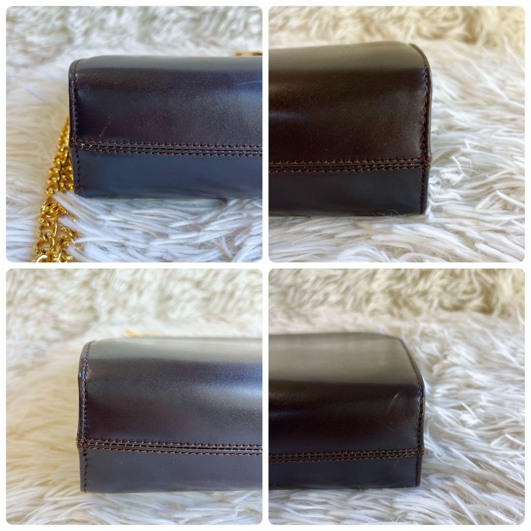 サルヴァトーレフェラガモ ガンチーニ チェーン　ショルダーバッグ ブラック