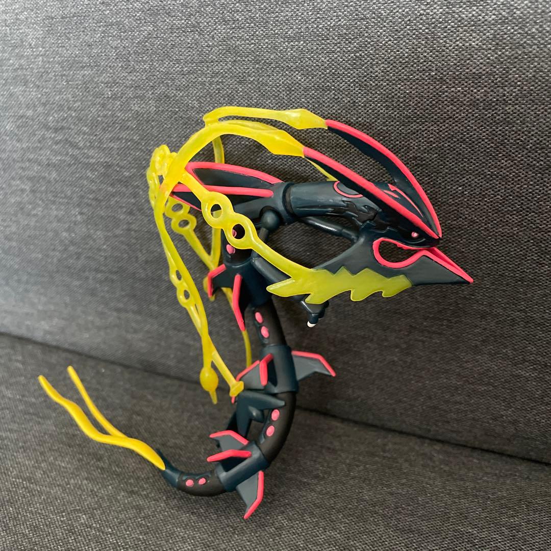 黒いメガレックウザ