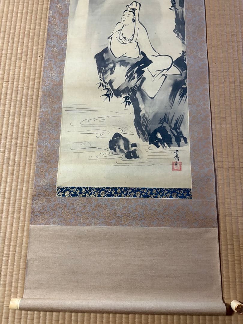 観音様　掛け軸