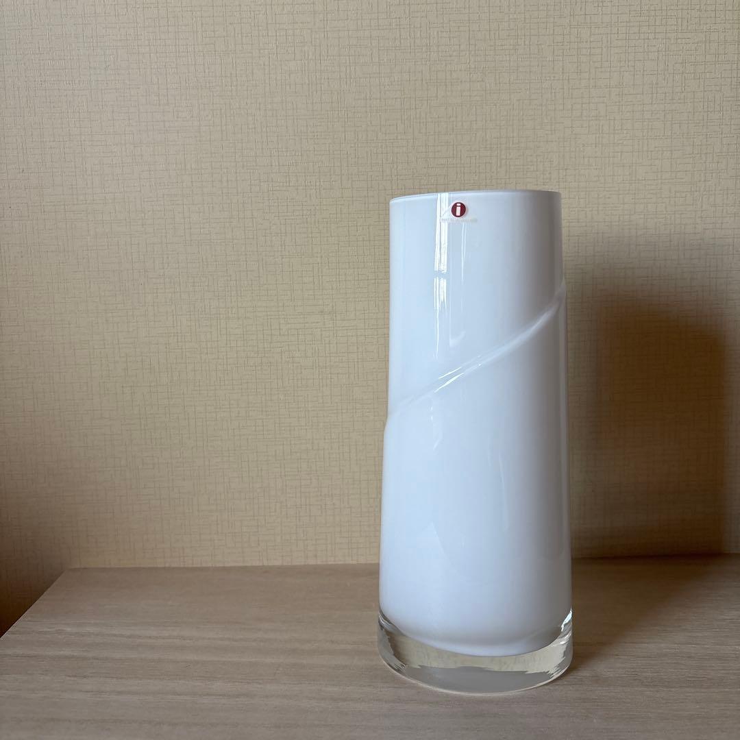 イッタラ　オパールホワイト　ガラス花瓶　ヴィンテージ　フラワーベース