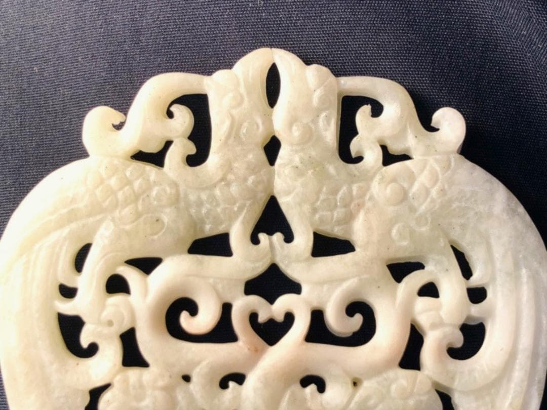 【 中国骨董白翡翠 】　唐草鳳凰文　地透かし容彫り　佩玉/古玉/和田玉