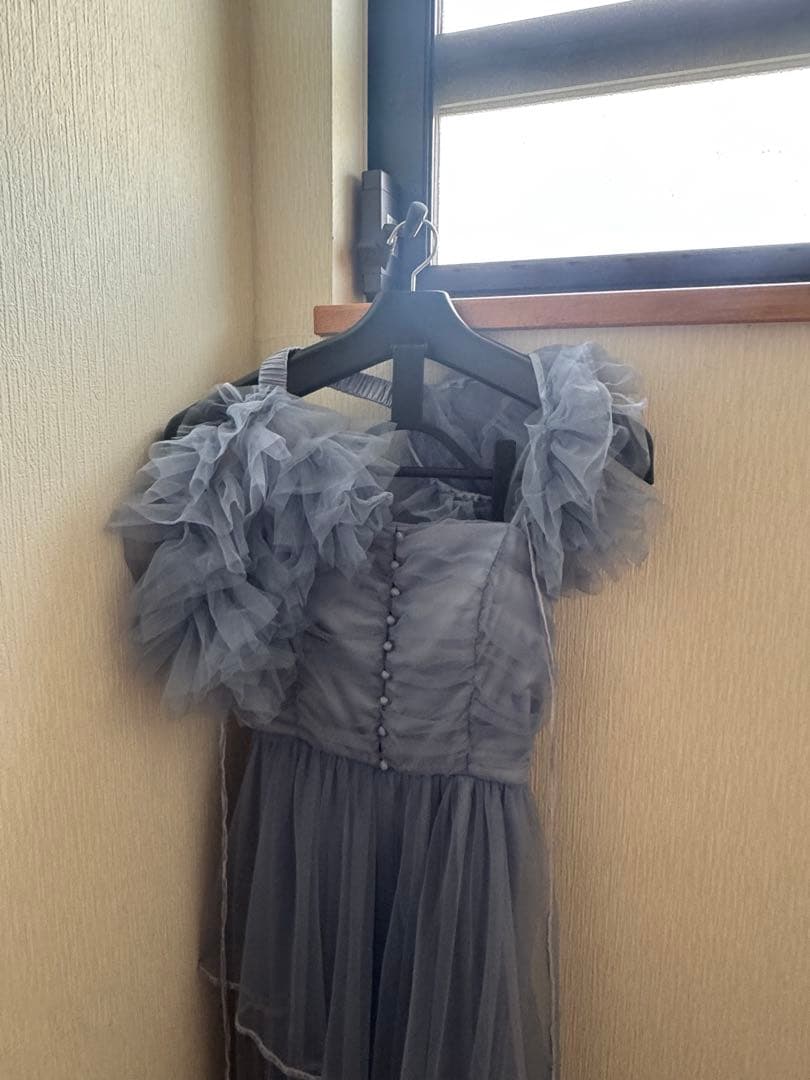 【最終値下げ‼️新品】フリル付きライトブルーチュールドレス