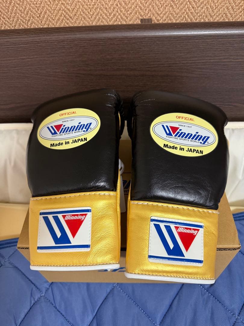 ウイニング winning ボクシンググローブ 8オンス 紐式 黒/金