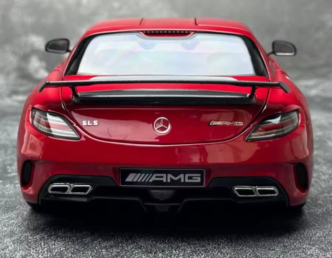 MINICHAMPS メルセデス・ベンツ SLS AMG 1:18