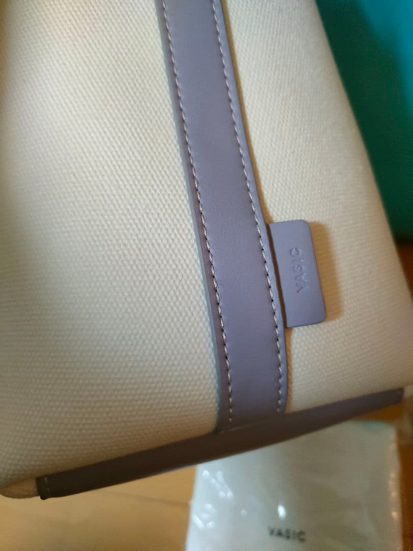 VASIC バケツ型ハンドバッグ ホワイト/ラベンダー 新品