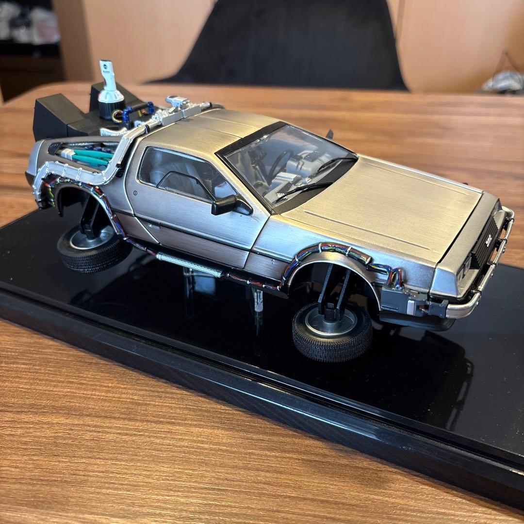 h*8様 バック・トゥ・ザ・フューチャー sunstar 1/18デロリアン ダ